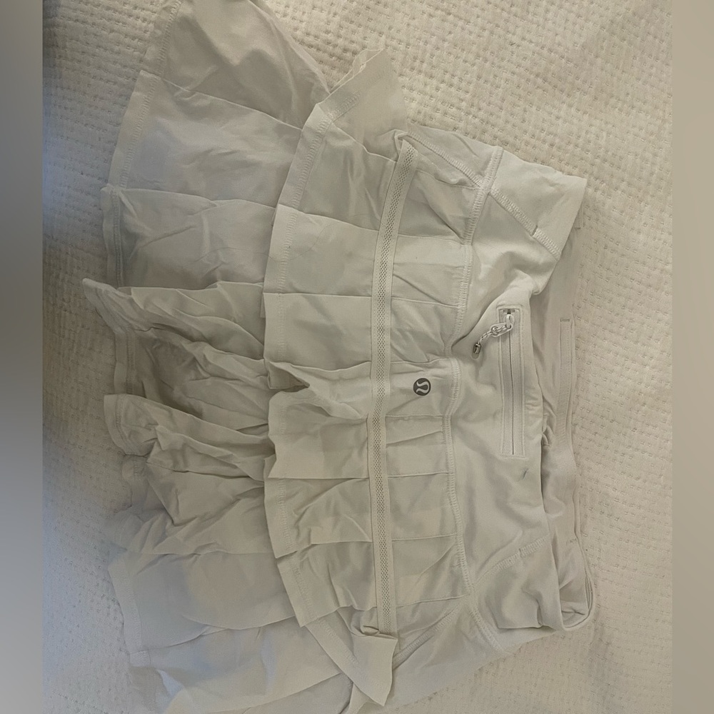 Lululemon white athletic skirt